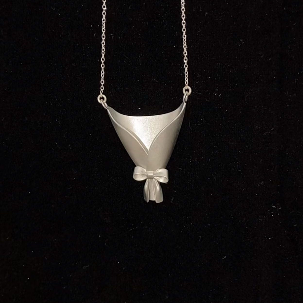 Bouquet Necklace